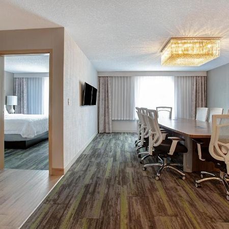 The Landing Hotel & Conference Centre St. Paul Екстериор снимка