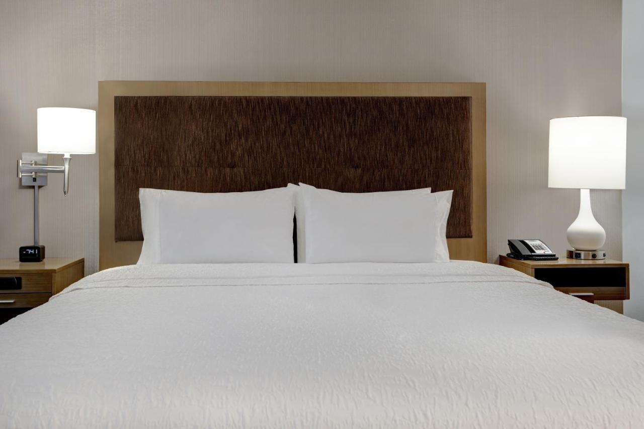 The Landing Hotel & Conference Centre St. Paul Екстериор снимка