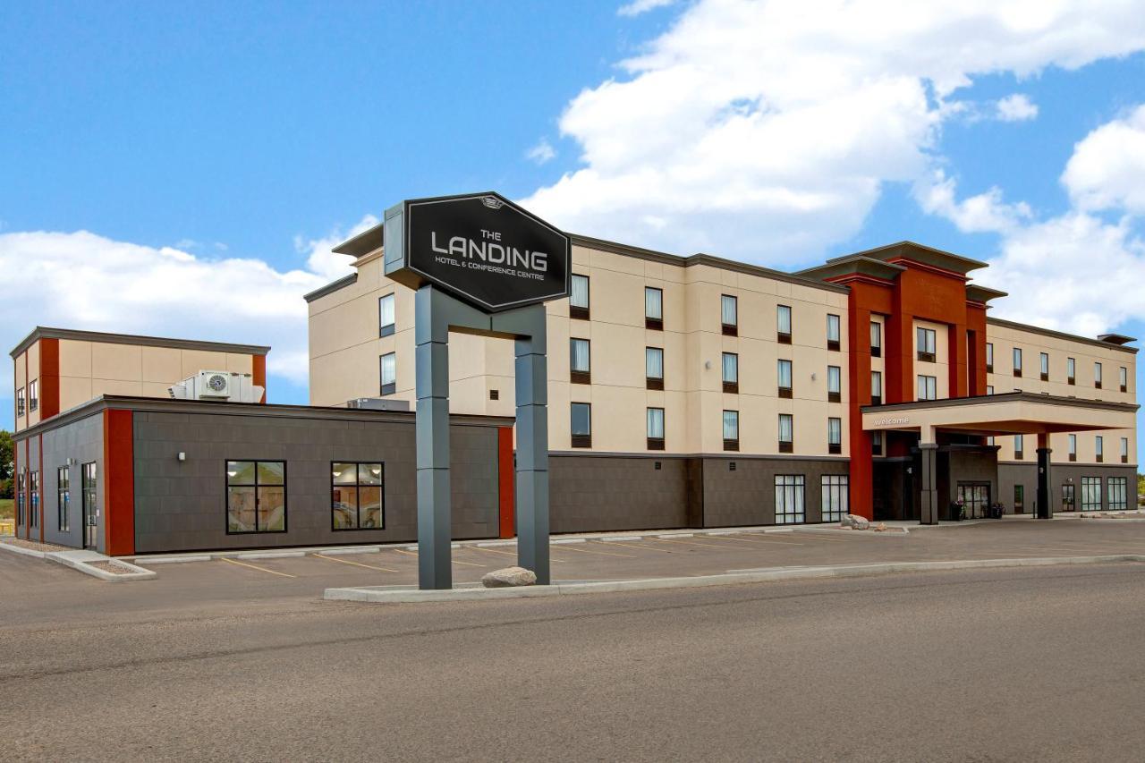 The Landing Hotel & Conference Centre St. Paul Екстериор снимка
