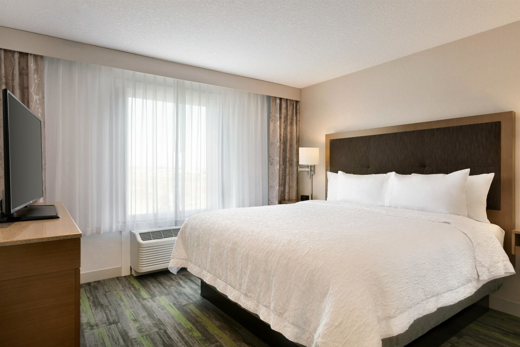 The Landing Hotel & Conference Centre St. Paul Екстериор снимка
