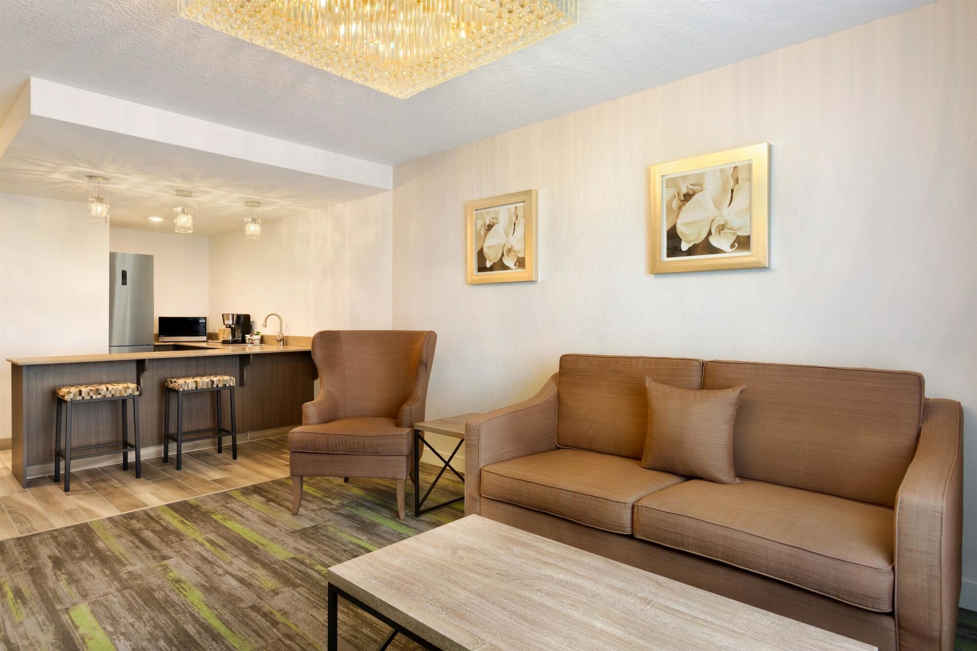 The Landing Hotel & Conference Centre St. Paul Екстериор снимка