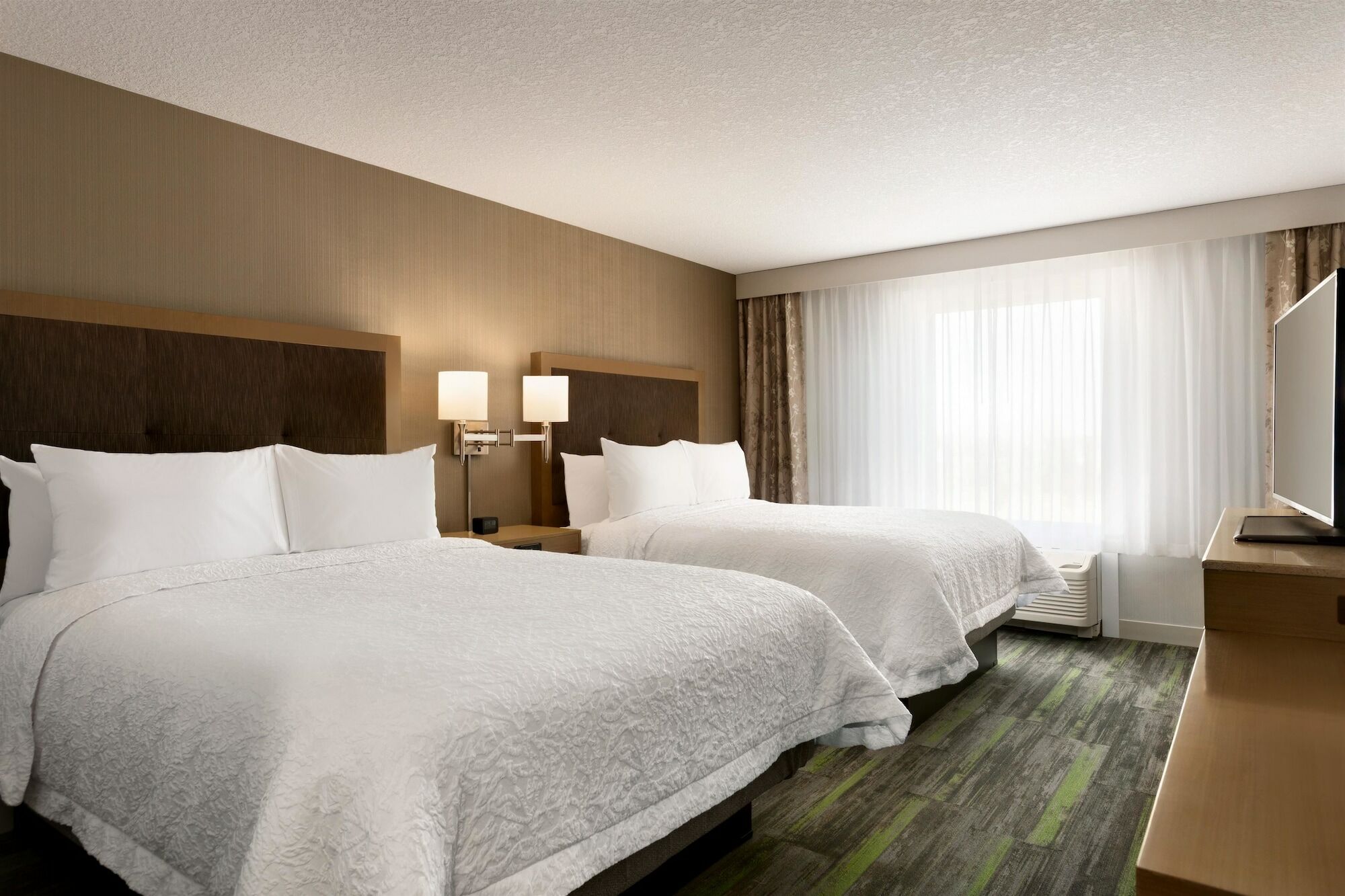 The Landing Hotel & Conference Centre St. Paul Екстериор снимка