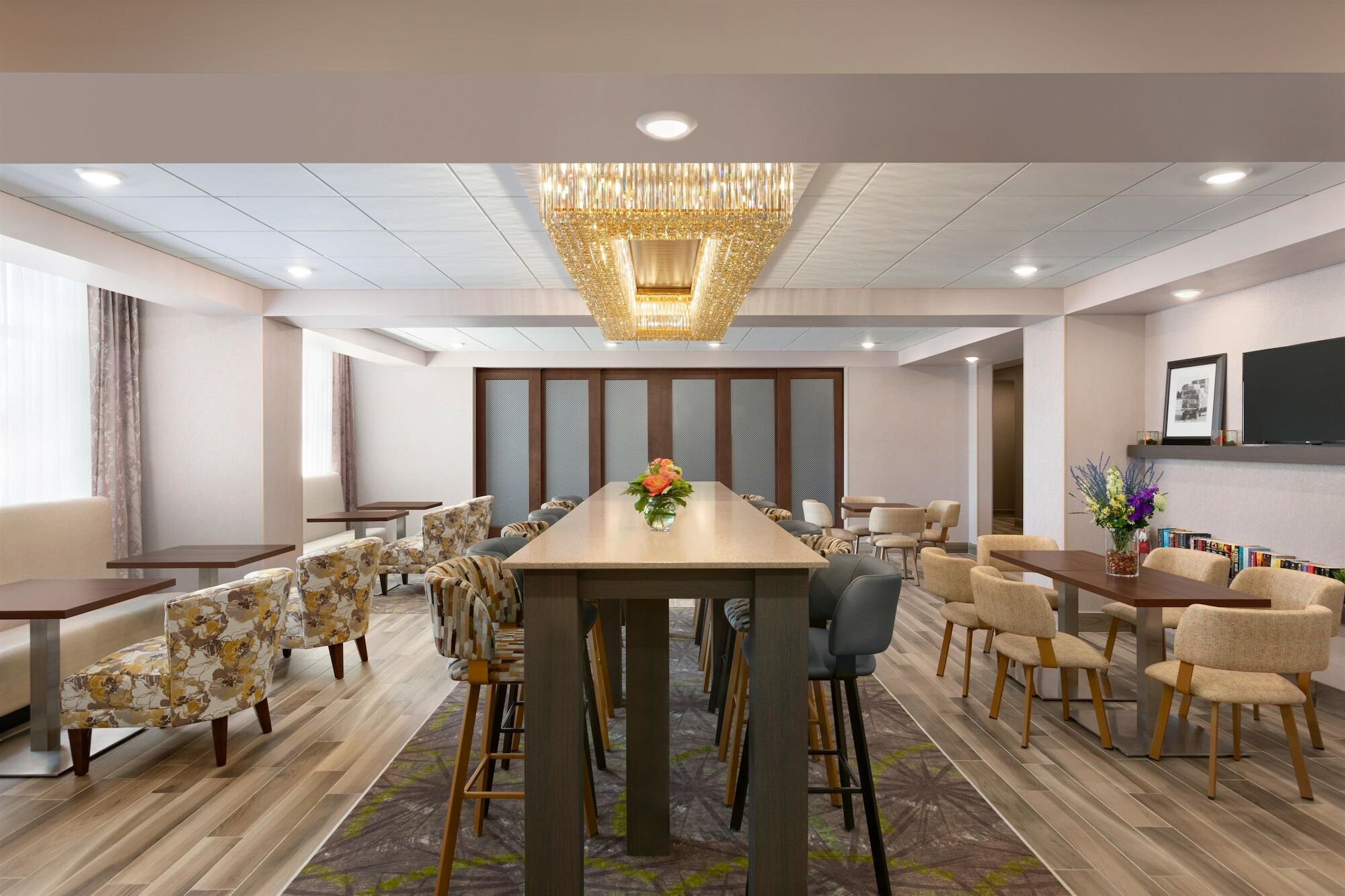 The Landing Hotel & Conference Centre St. Paul Екстериор снимка
