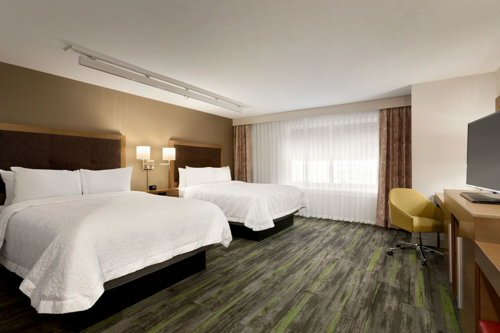 The Landing Hotel & Conference Centre St. Paul Екстериор снимка
